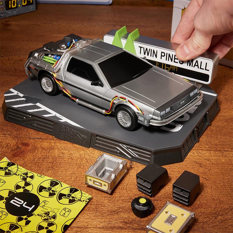 Back to the Future: Time Machine Countdown Character Model Kit